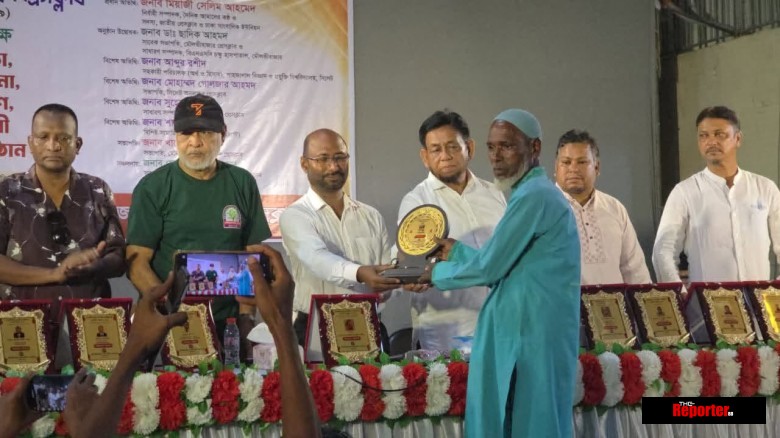 প্রবাস জীবন ফেলে কৃষিতে সফল আনসার মিয়া: শ্রেষ্ঠ কৃষকের সংবর্ধনা